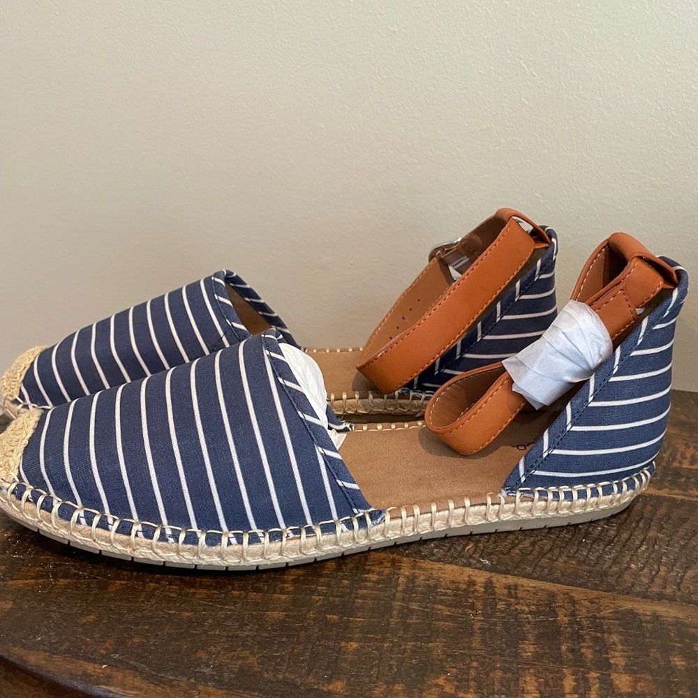 Style & Co. women’s Paminaa sandal created for Macys. Navy stripe . NWT - Picture 3 of 13